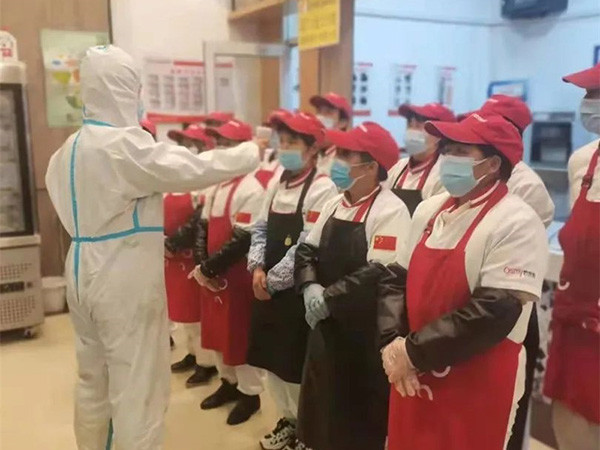 学校封闭,食堂员工在干什么?